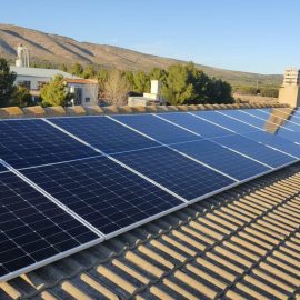 Instalamos placas solares y reducimos nuestra huella de carbono